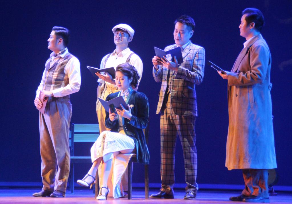 高雅艺术进校园 ——《志摩有约》话剧在我校倾情上演